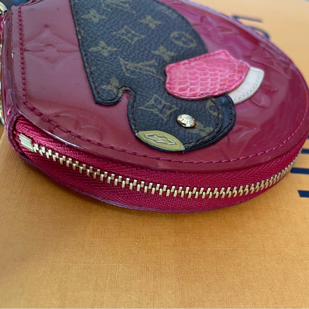 Louis Vuitton Animania Lapin Round Coin Purse Pomme D'Amour - Picture 6 of 12